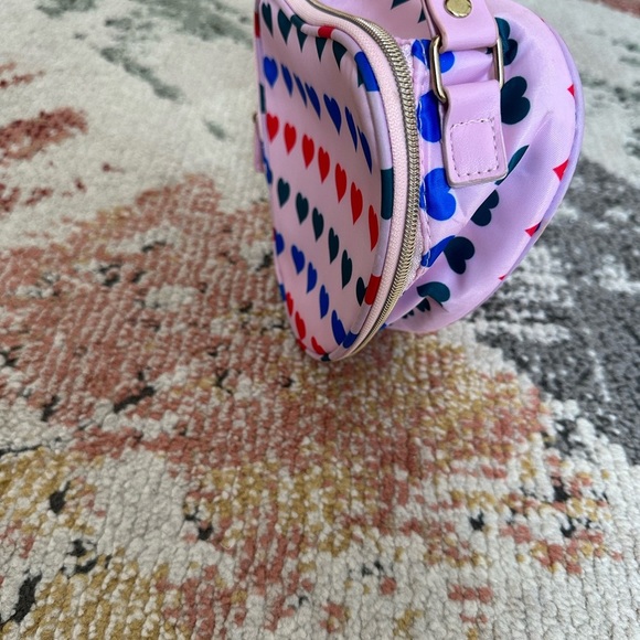 Like new Estee Lauder Heart Shaped Zip Cosmetic Bag with handle - Picture 9 of 12